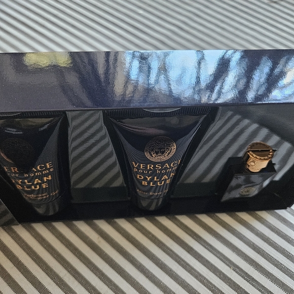 Versace - Picture 5 of 6